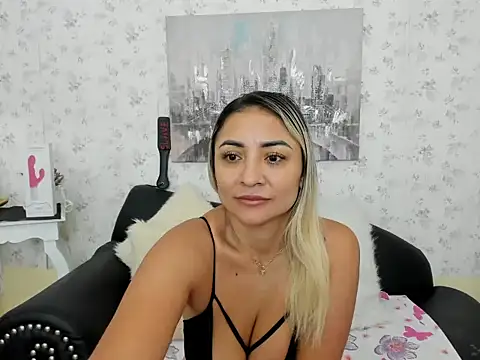milf bigass  online show from 02/16/26, 12:37