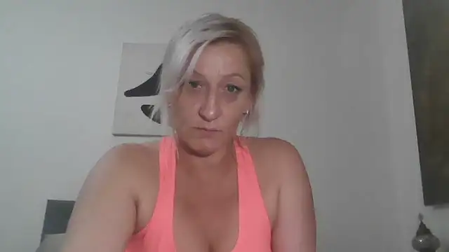 Snapshot of Sexyycattt chatting on 06/16/26, 04:18 Sexyycattt online show from 06/16/26, 04:18