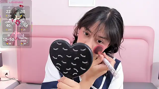 little dolly1 online show from 10/05/25, 12:29