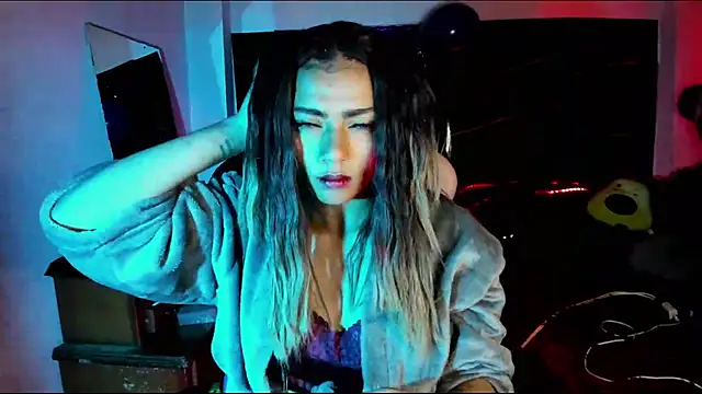 Snapshot of Lilithsabeth chatting on 07/15/26, 10:11 Lilithsabeth online show from 07/15/26, 10:11