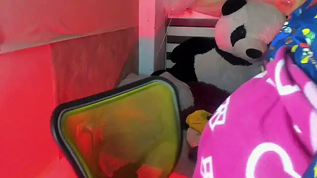 Lilithsabeth online show from 11/17/25, 04:16