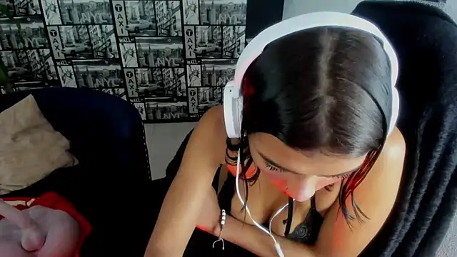Snapshot of Lilithsabeth chatting on 02/07/25, 07:18 Lilithsabeth online show from 02/07/25, 07:18