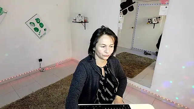 lollita 23  online show from 01/13/26, 07:18