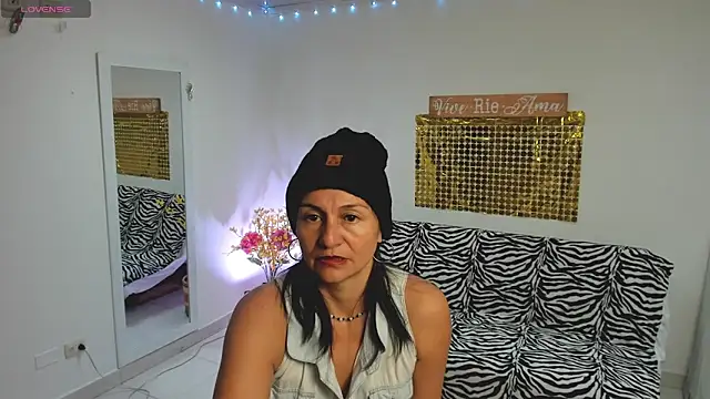 lollita 23  online show from 03/06/25, 03:24