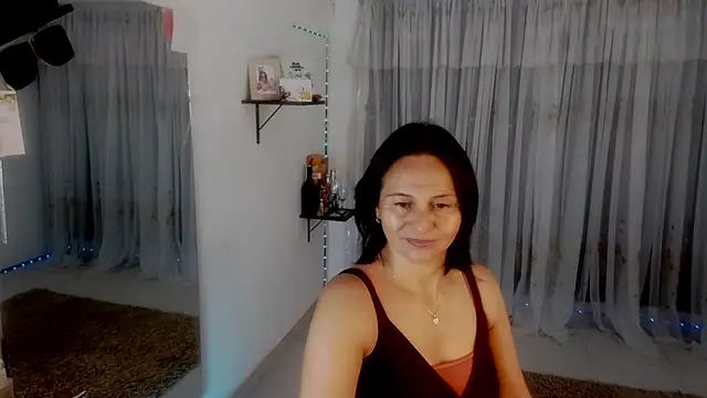 Snapshot of lollita_23_ chatting on 11/18/25, 08:23 lollita 23 online show from 11/18/25, 08:23