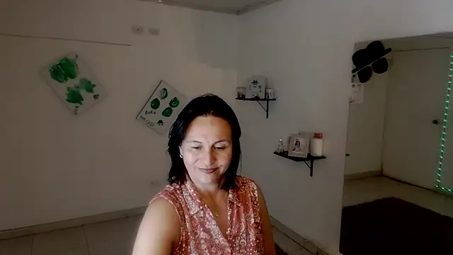 Snapshot of lollita_23_ chatting on 11/17/25, 08:57 lollita 23 online show from 11/17/25, 08:57