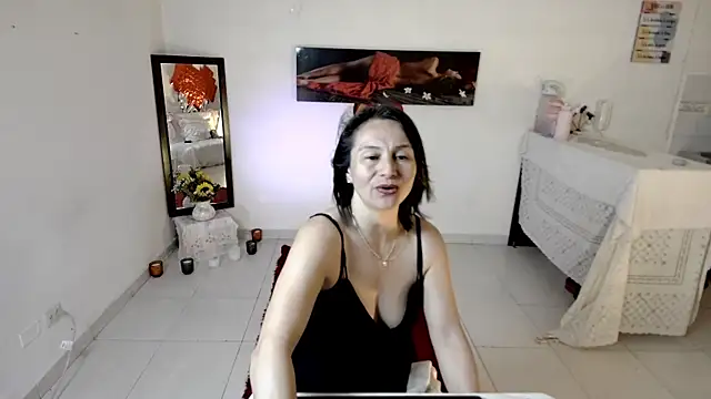 lollita 23  online show from 06/15/26, 07:02