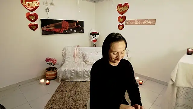 lollita 23  online show from 04/08/26, 07:48