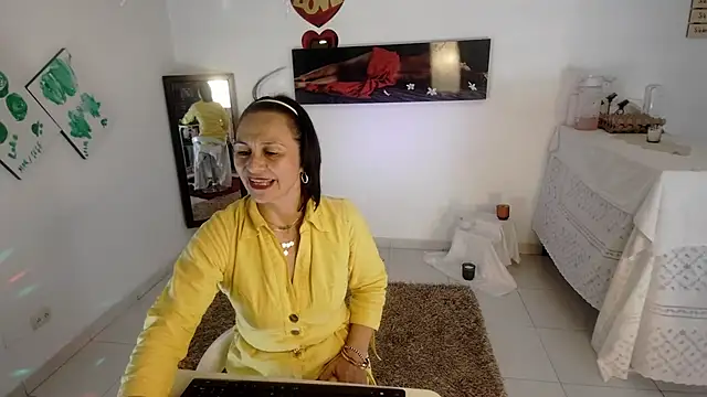 lollita 23  online show from 05/05/26, 07:06