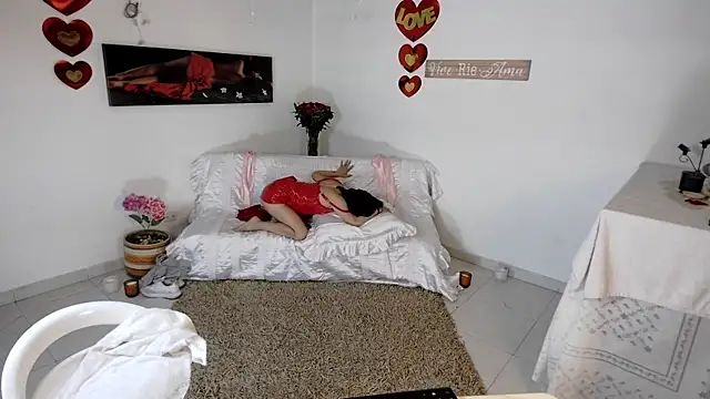 lollita 23  online show from 04/16/26, 09:39