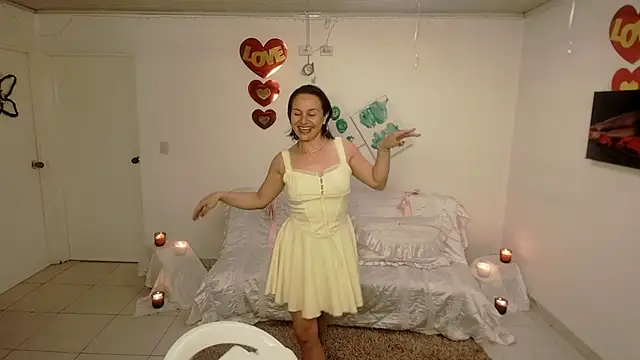 lollita 23  online show from 05/01/26, 08:25