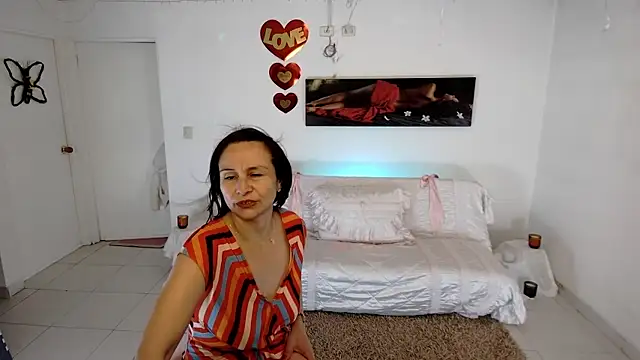 lollita 23  online show from 04/24/26, 08:33