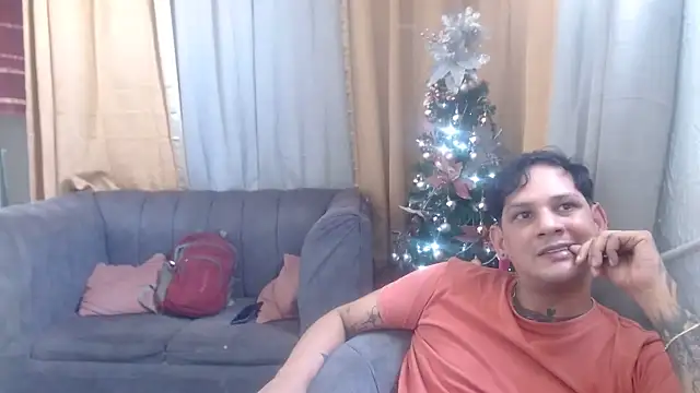 Snapshot of two_monstercock chatting on 12/15/25, 08:03 two monstercock online show from 12/15/25, 08:03