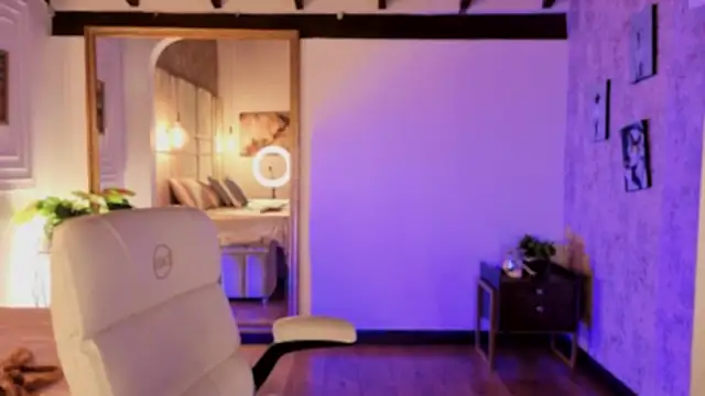 Victoria-Harper online show from 11/22/25, 09:08