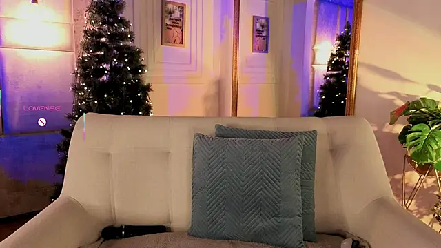 Victoria-Harper online show from 12/19/25, 09:55