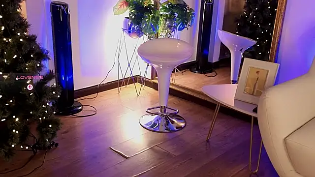 Victoria-Harper online show from 12/14/25, 10:10