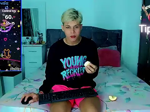 Liamscott  online show from 03/21/25, 05:11