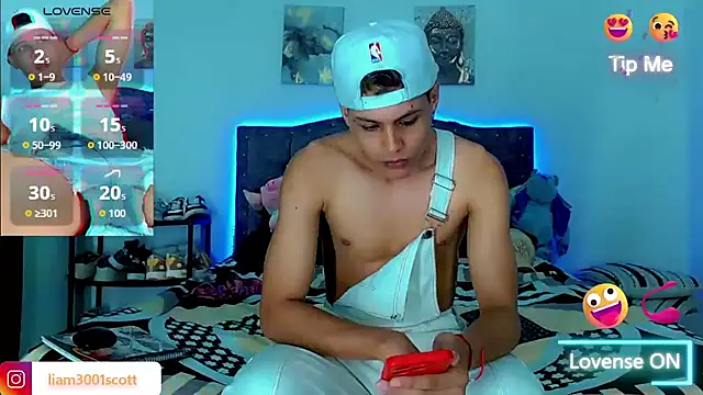 Liamscott  online show from 11/29/25, 09:15