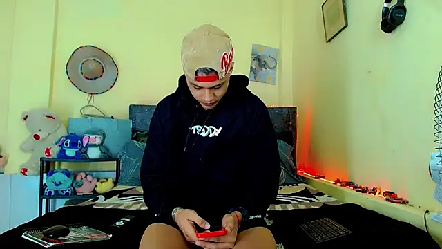 Liamscott  online show from 04/09/26, 07:53