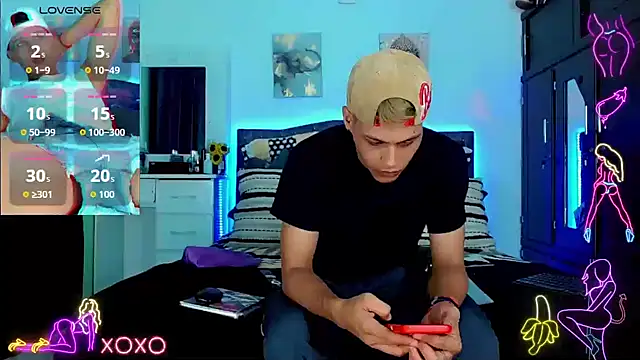 Liamscott  online show from 10/06/25, 09:26