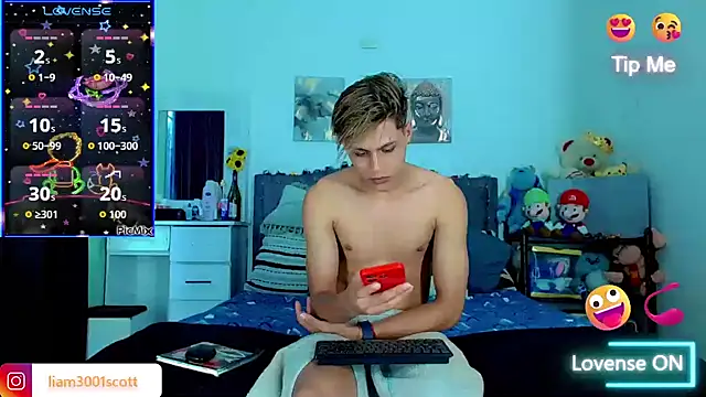 Liamscott  online show from 11/18/25, 08:34