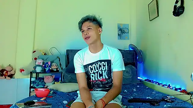 Liamscott  online show from 03/25/26, 12:00