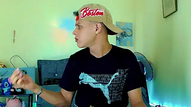 Liamscott  online show from 03/26/26, 09:13