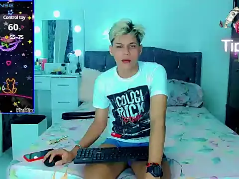 Liamscott  online show from 03/23/25, 06:26