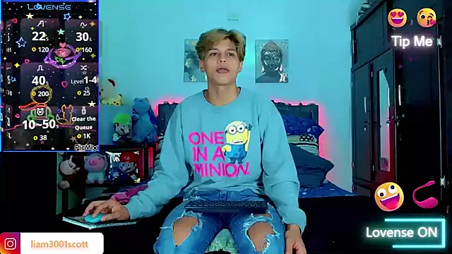 Liamscott  online show from 11/17/25, 08:46