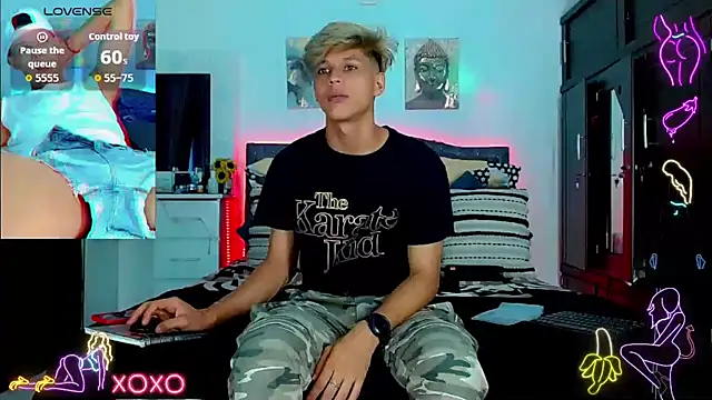 Liamscott  online show from 10/03/25, 09:38