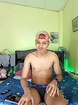 Liamscott  online show from 03/28/26, 09:49