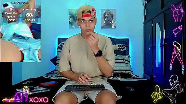 Liamscott  online show from 10/10/25, 01:50