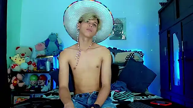 Liamscott  online show from 10/31/25, 08:05