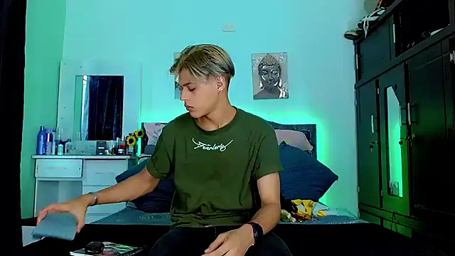 Liamscott  online show from 09/14/25, 08:09