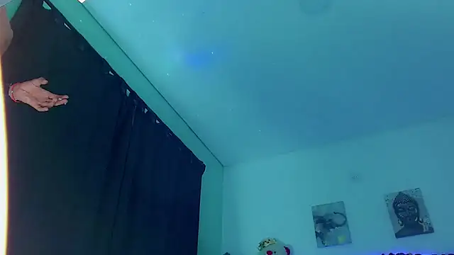 Snapshot of Liamscott_ chatting on 02/17/26, 02:20 Liamscott online show from 02/17/26, 02:20