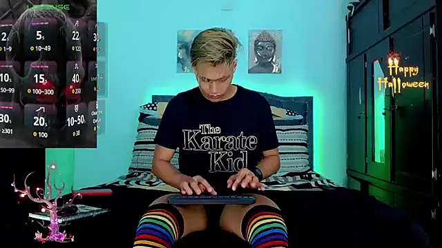 Liamscott  online show from 10/11/25, 09:05