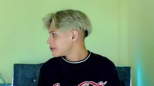 Liamscott  online show from 05/06/26, 07:18