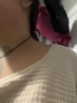 JulianaCastillo online show from 11/01/25, 09:25