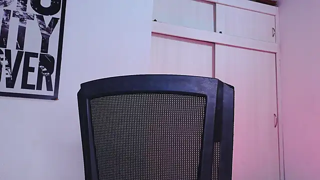 purple em69 online show from 10/30/25, 04:00