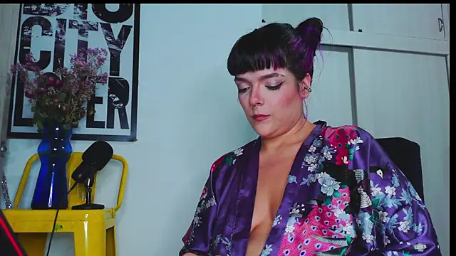 purple em69 online show from 05/06/26, 05:44