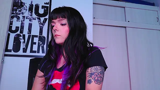 purple em69 online show from 02/01/26, 07:45