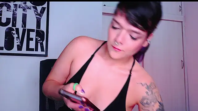 purple em69 online show from 02/06/26, 04:30