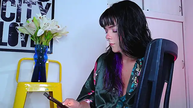 purple em69 online show from 11/13/25, 03:54