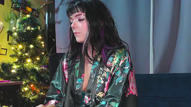 purple em69 online show from 12/05/25, 04:22