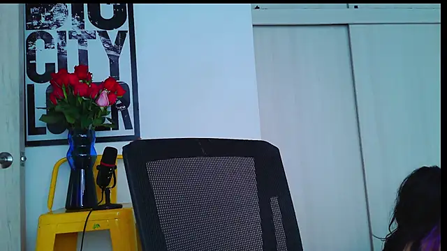 purple em69 online show from 04/15/26, 04:55