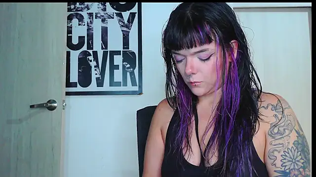 purple em69 online show from 04/15/26, 04:51