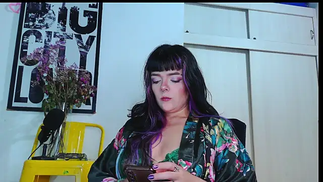 purple em69 online show from 04/21/26, 06:31