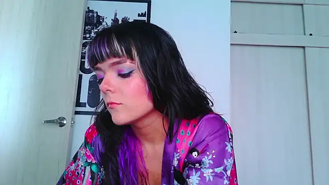 purple em69 online show from 09/16/25, 05:25