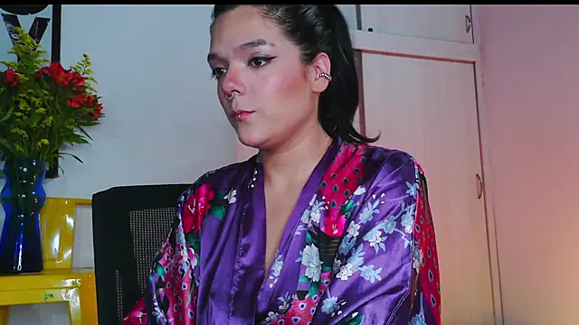 purple em69 online show from 02/08/26, 05:27