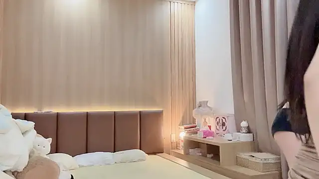 Jennie Spa online show from 04/15/26, 02:10
